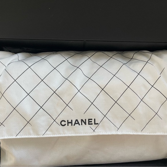 Authentic double flap medium Chanel 2023 collection - Picture 2 of 9